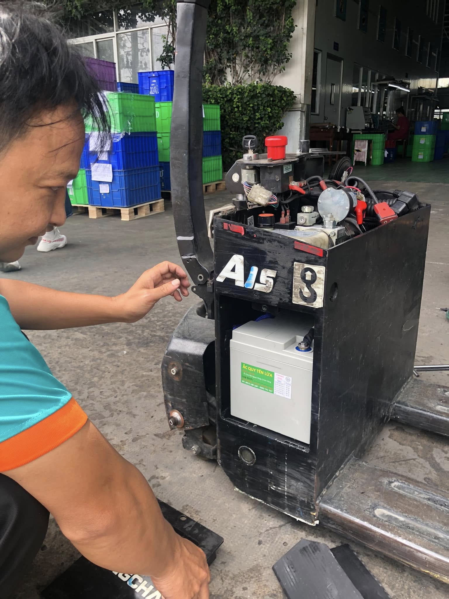 PHỤC VỤ CHU ĐÁO, CỨU HỘ ẮC QUY 24/7 - GỌI LÀ CÓ MẶT NGAY 0913.188.168